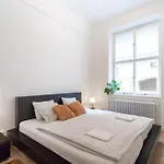 Luxury Apartment On Old Town Square