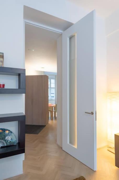 Luxury On Old Town Square Apartment